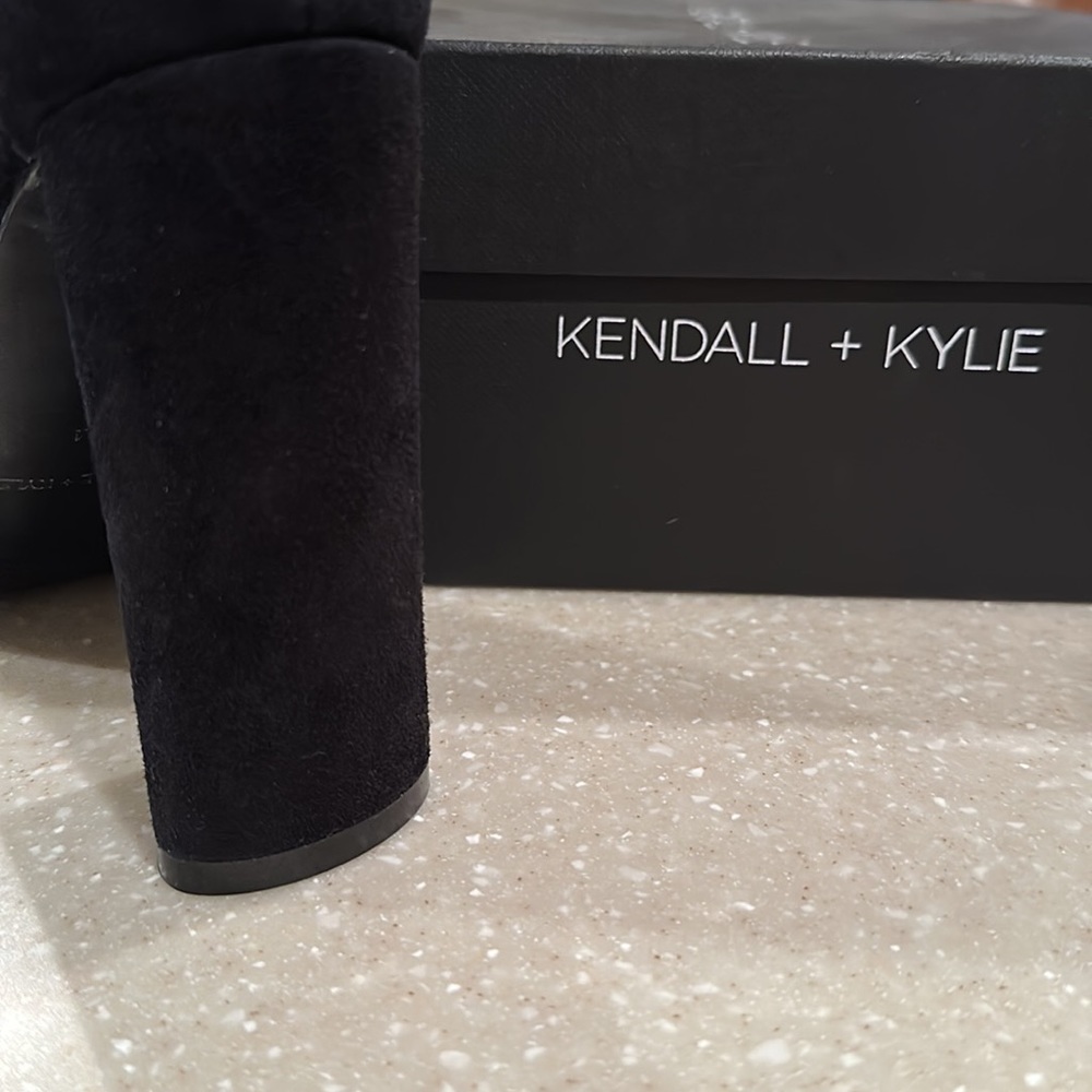 New in box! Kendall + Kylie black strap heels - Picture 6 of 7